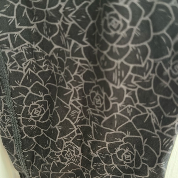 Buff bunny collection athletic leggings - Picture 2 of 2